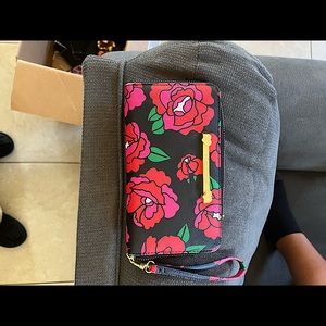 NEW Betsey Johnson Roses Wristlet